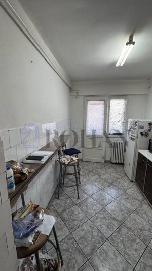 Se vinde apartament 4 camere zona buna Cetate - imagine 3