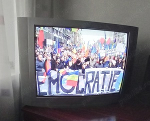 Tv. color Mare , diag.70 cm Perfect Funcțional , cu Telecomanda  - imagine 3