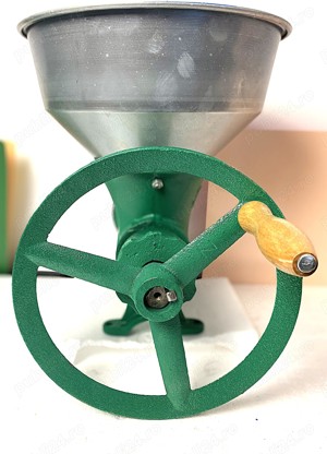 Masina de tocat carne manuala, fonta Nr. 32, cuva 5 kg - imagine 2