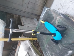 vând trotineta de copii 