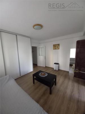 Apartament de doua camere , zona Centrul Civic - imagine 2