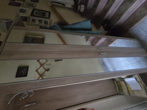 Vand dulap cu polițe