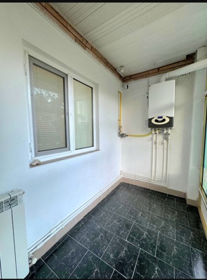 Vand apartament 2 camere - imagine 4