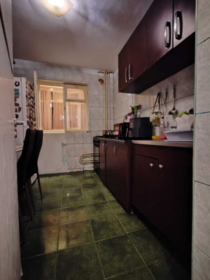 APARTAMENT 3 CAMERE SEMIDECOMANDAT | RAHOVA - imagine 2