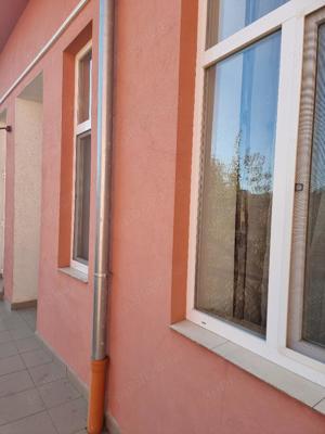 Vand ap la curte comuna sc 45 mp , 2 cam dep , zona Spital nr 6, et 1, mobilat dotat - imagine 2