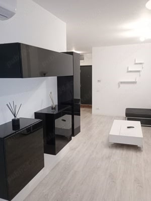 Apartament 2 camere Arad Plaza ultracentral - imagine 2