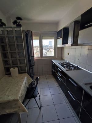 Închiriez apartament cu trei camere  - imagine 2