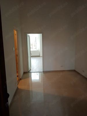 inchiriez apartament 2 camere pentru birouri, B-dul Revolutie zona Podgoria