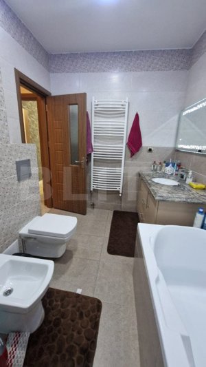 Apartament 2 camere, 79 mp, mobilat utilat complect, lux, zona Tractorul - imagine 16