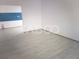 Apartament de inchiriat 3 camere decomandate Sibiu zona Promenada Mall - imagine 2