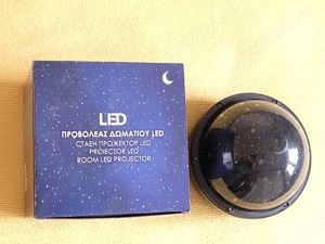 Proiector LED pe baterii - stele luna proiectate static sau in miscare