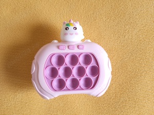 Joc Pop IT Portabil Maxlife PopIt MXPS-100, Model Iepuras