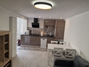 Inchiriez apartament intr-un corp de casa in zona Faleza Nord, 500 EURO