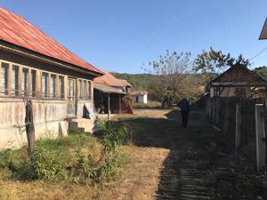 Casa batraneasca gradina teren arabil ( si padure ) sat Izvoru, Comuna Creteni, Judetul Valcea - imagine 3