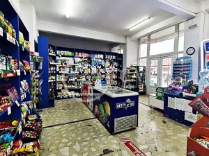 Spatiu comercial de inchiriat cu 3 camere in zona Cantemir, Oradea