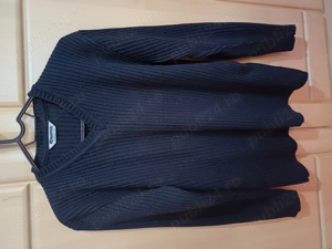 Vand pulover de barbati, M, în stare foarte bună