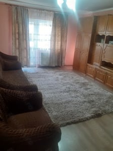 Inchiriez apartament 2 camere.