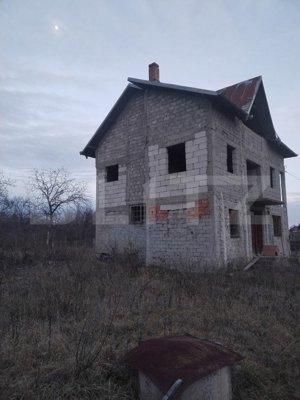 Casă la rosu de vanzare, 257 mp, zona Valea Voievozilor - imagine 2