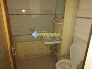 Apartament 2 camere decomandat in Cetate Alba Iulia  - imagine 4