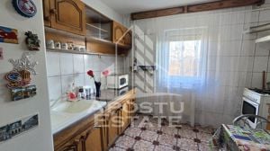 Apartament cu 2 camere, etaj 3, centrala proprie, zona Lipovei - imagine 3