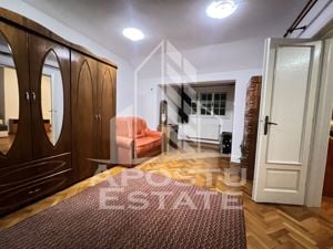 Casa cu 3 camere, 2 locuri de parcare, centrala proprie, zona Balcescu - imagine 2