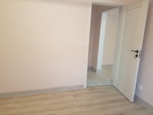 Apartament doua camere, semidecomandat, etaj doi din patru, renovat elegant, parcare, liber, Narcisa - imagine 6