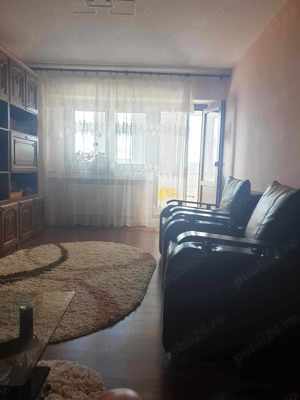 Vand apartament cu 3 camere,zona deal. - imagine 2