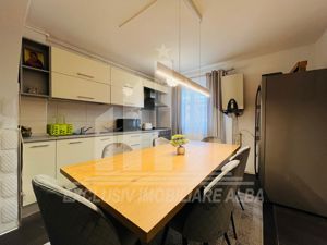 Apartament cu 3 camere, etaj intermediar, Cetate-Mercur - imagine 3