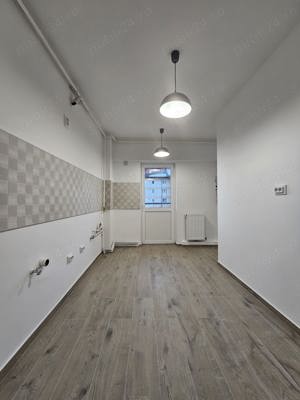 Apartament decomandat cu 3 camere in Noua - imagine 7