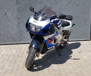 Suzuki GSXR Srad 600 - imagine 4