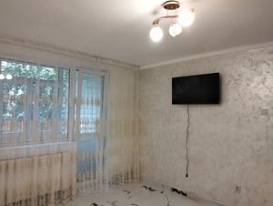 Închiriez apartament cu 3 camere  - imagine 4