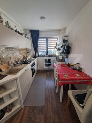 Apartament 2 camere, 52 mp, decomandat, cu parcare, zona Tractoru-Central - imagine 10