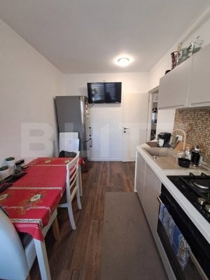 Apartament 2 camere, 52 mp, decomandat, cu parcare, zona Tractoru-Central - imagine 3