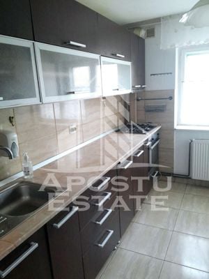 Apartament 3 camere ,etaj2, centrala proprie, zona Aradului