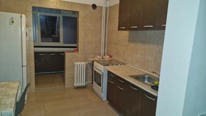 Închiriez apartament 3 camere - imagine 8