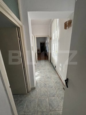 Apartament 3 camere, tavane inalte, cladire renovata, garaj, bld 16 Decembrie - imagine 8