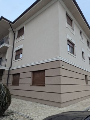 Vând apartament 3 camere și 2 locuri de parcare in Dumbrăvița 