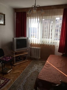 Vând apartament 3 camere in cartierul Nufărul. - imagine 8