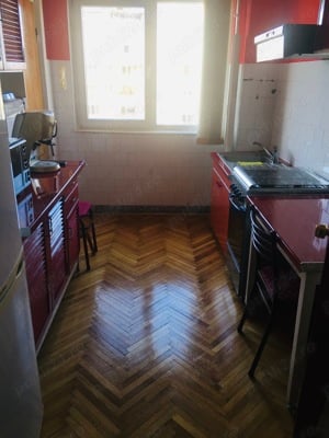 Vând apartament 3 camere in cartierul Nufărul. - imagine 3