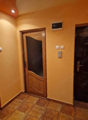 De vanzare apartament 2 camere complet renovat - imagine 4