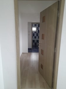 Proprietar vând apartament cu 3 camere - imagine 2