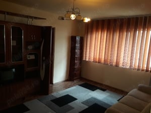 închiriez apartament în Oravița  - imagine 4