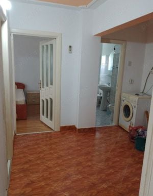 Închiriez apartament cu două camere - imagine 3