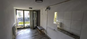 spatiu comercial in zona COMPLEX STUD la 300 euro - imagine 3