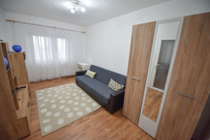 Inchiriez apartament cu 3 camere, 2 bai, 2 balcoane, cu centrala proprie, zona Blașcovici - imagine 4