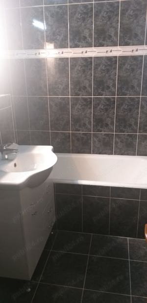 Vand -  inchiriez apartament 3 camere BAIA MARE - imagine 3