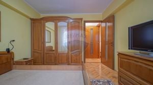 COMISION 0! 3 CAMERE RENOVAT CU BALCON | SEMIDECOMANDAT | VICTORIEI 10 - imagine 17