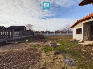 Casă cu 4 camere + anexe  de vânzare în Șofronea - imagine 13