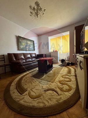 Apartament de închiriat+ loc de parcare,  zona Vlahuta!