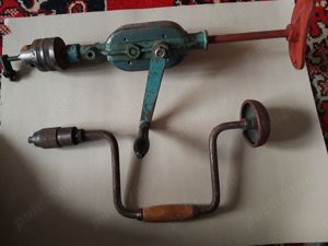 Masini de gaurit manuale